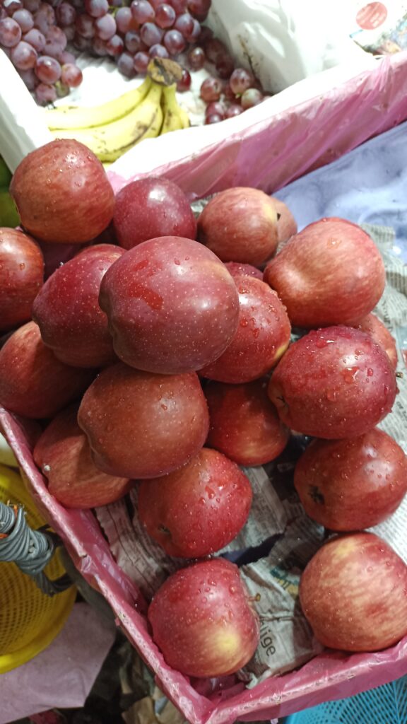 The case of Apples. Here apples for sale.